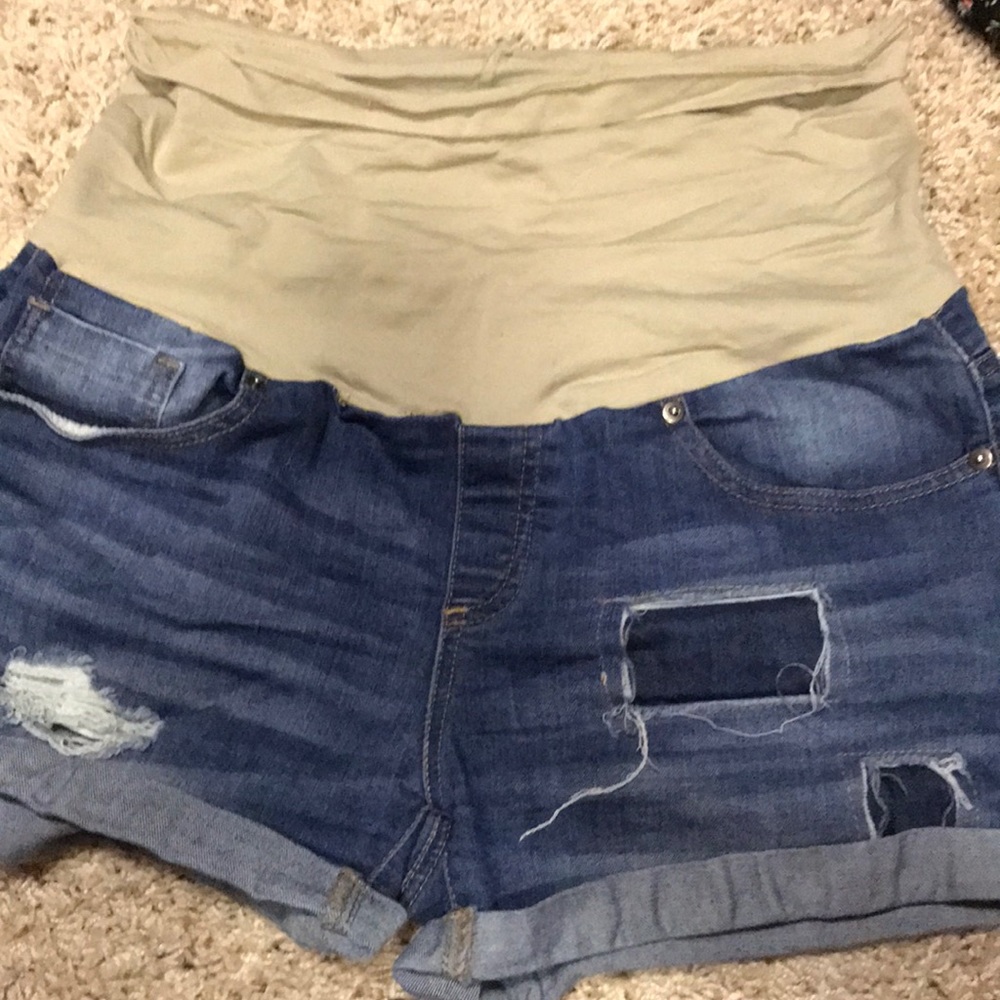 Maternity shorts